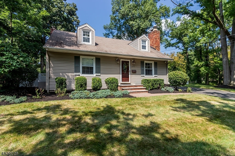 Property Photo:  477 La Grande Ave  NJ 07023 