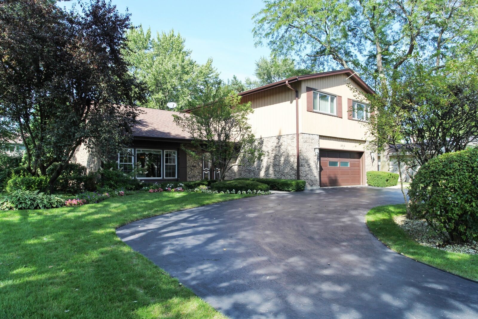 Property Photo:  2610 Bob O Link Lane  IL 60062 