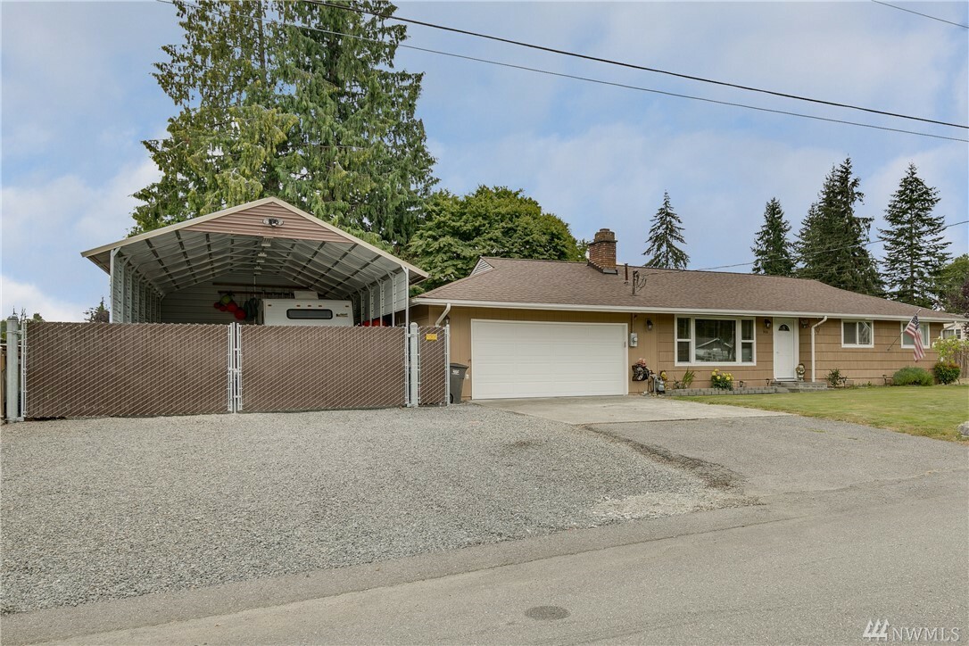 Property Photo: 906 87th St SE WA 98208
