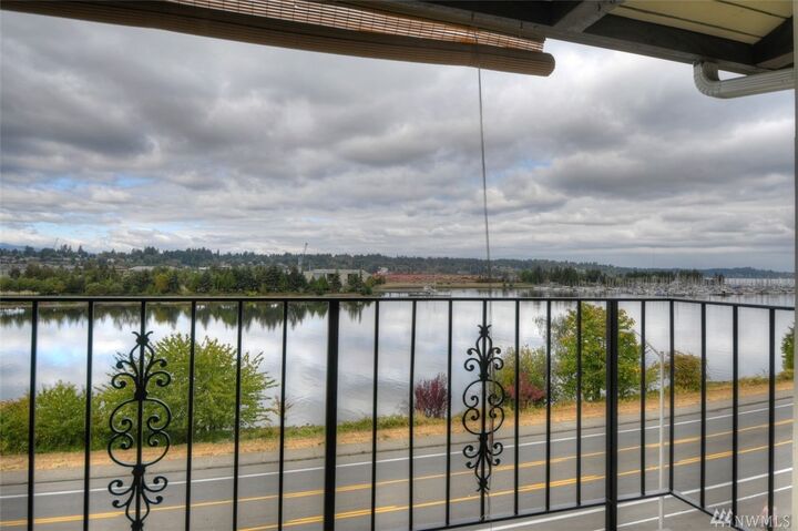 Property Photo:  900 East Bay Dr NE A-403  WA 98506 
