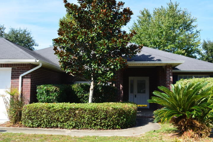 Property Photo:  2661 Hidden Estates Circle  FL 32566 