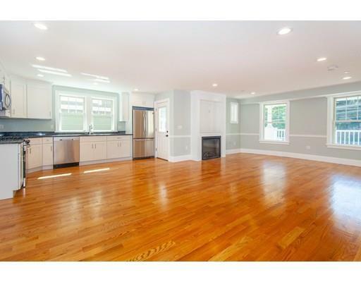 Property Photo:  152 Savin Hill Ave 1  MA 02125 