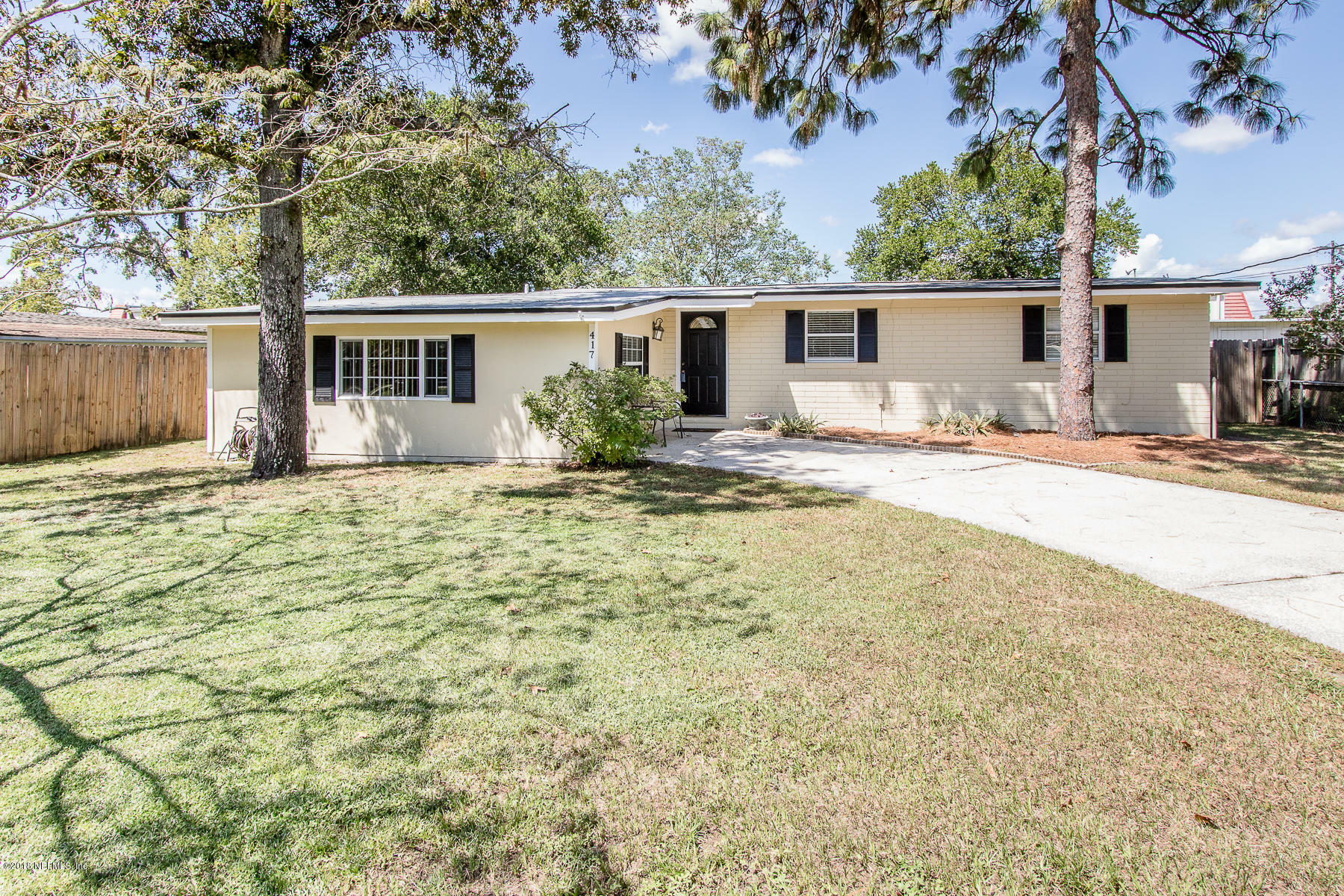 Property Photo:  417 Ameca Avenue  FL 32073 