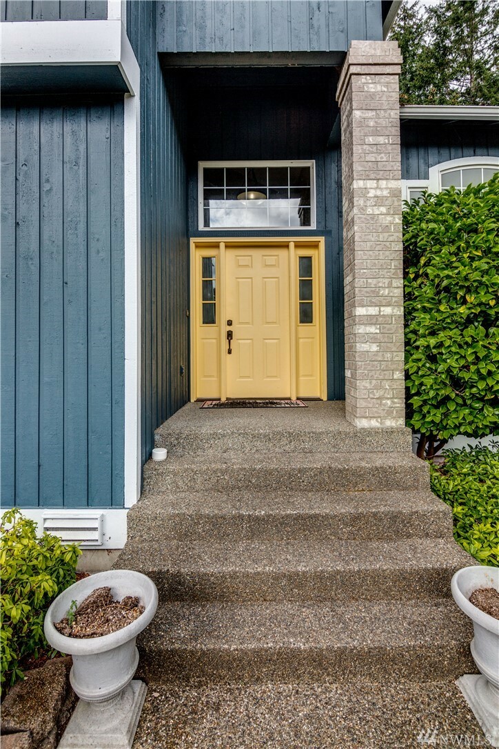 Property Photo: 7652 Beardsley Ave NW WA 98335