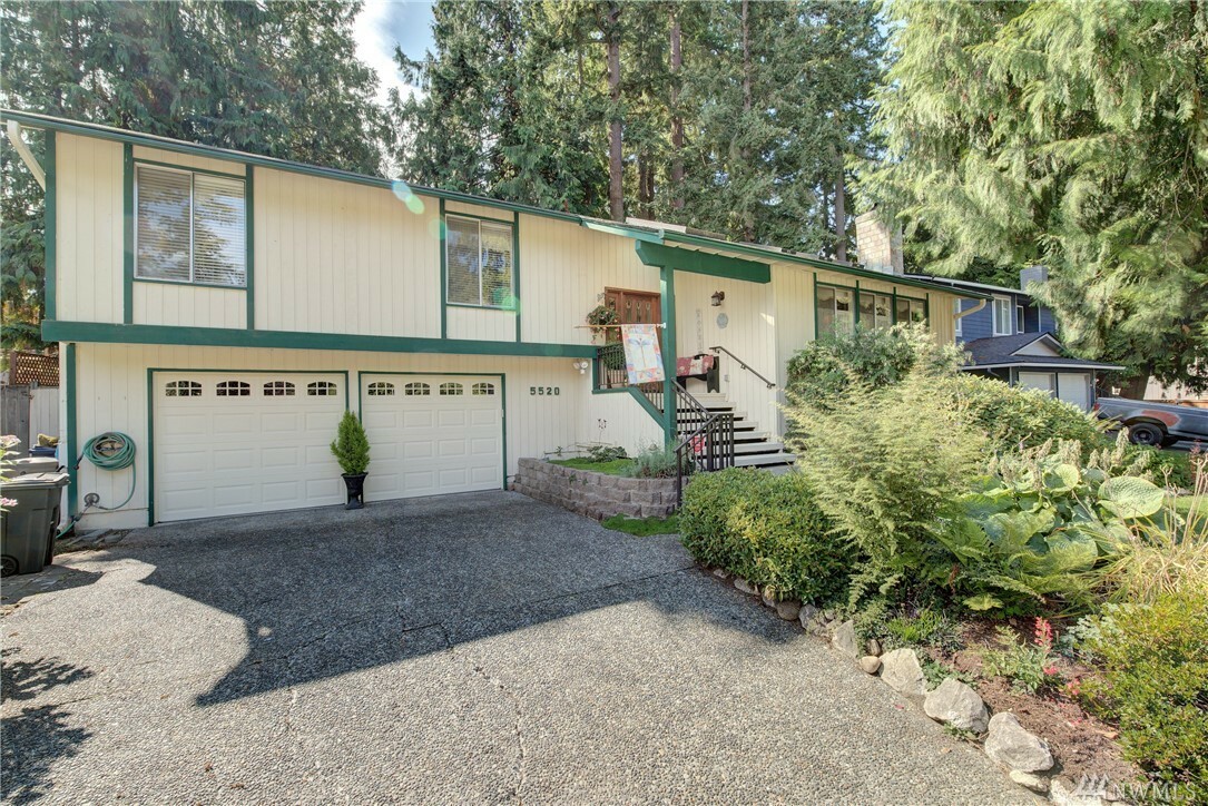Property Photo: 5520 145th St SW WA 98026