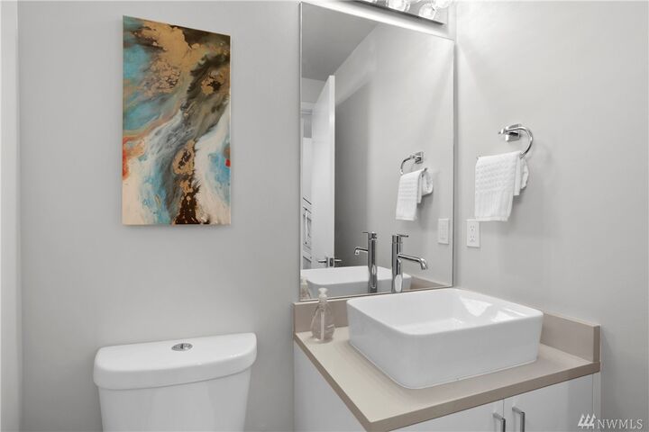 Property Photo:  1809 2nd St  WA 98033 