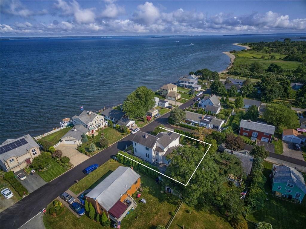 Property Photo:  50 Narragansett St  RI 02852 