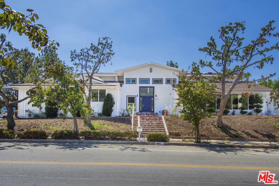3203 Canyon Lake Dr  Los Angeles CA 90068 photo
