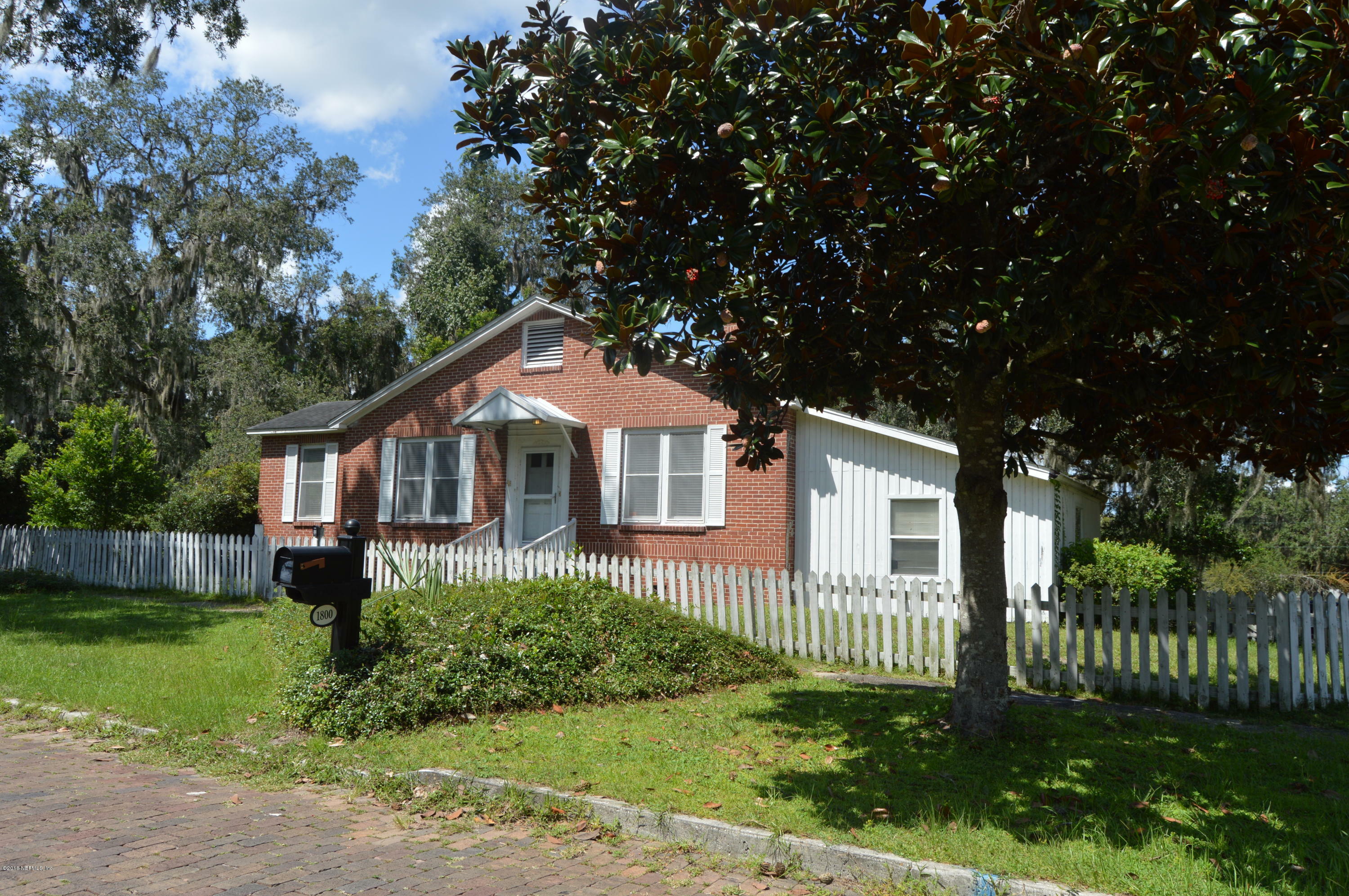 Property Photo:  1800 Carr Street  FL 32177 