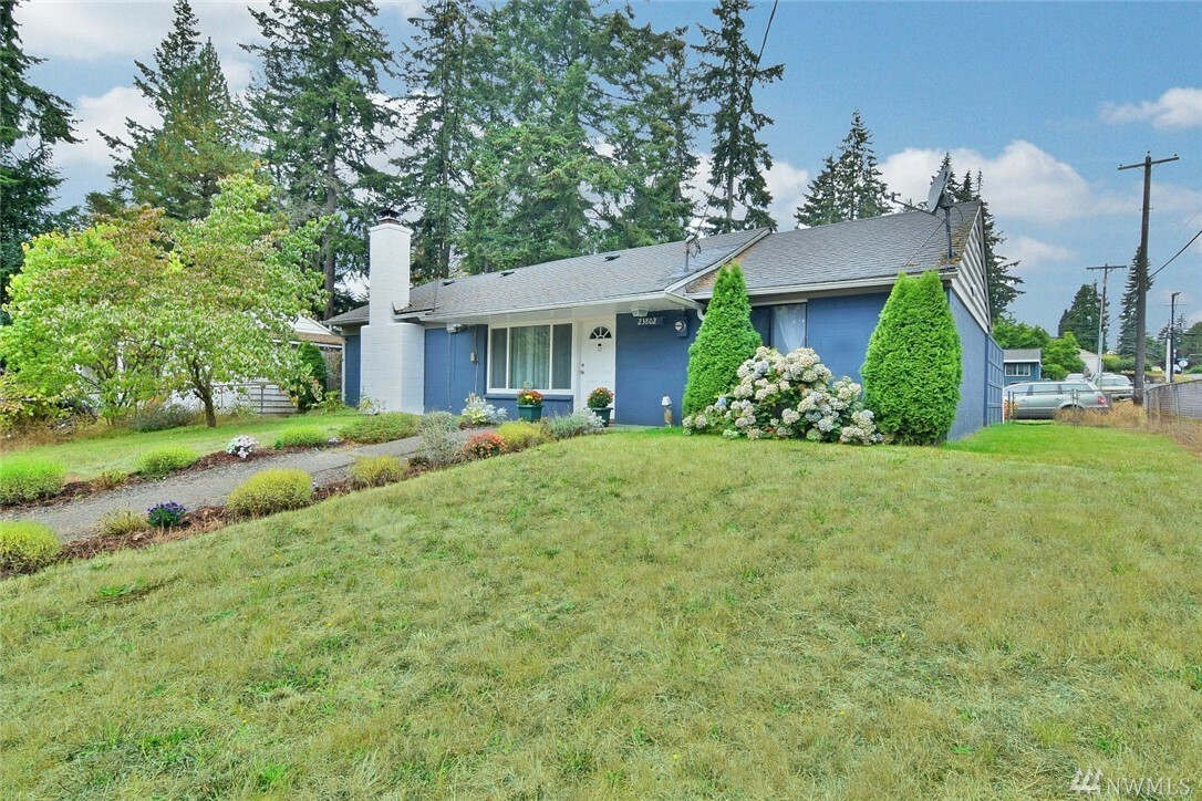 Property Photo: 23802 55th Ave W WA 98043