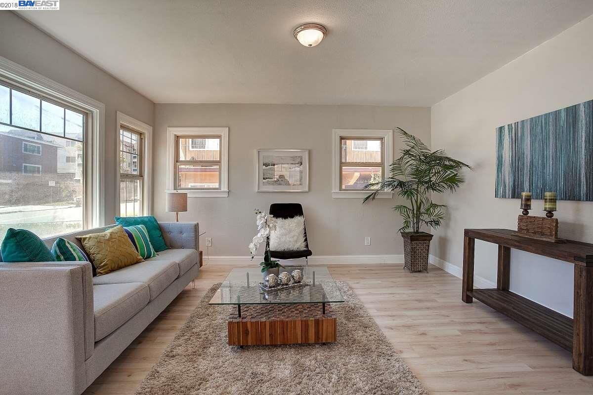 Property Photo:  1260 E St  CA 94541 