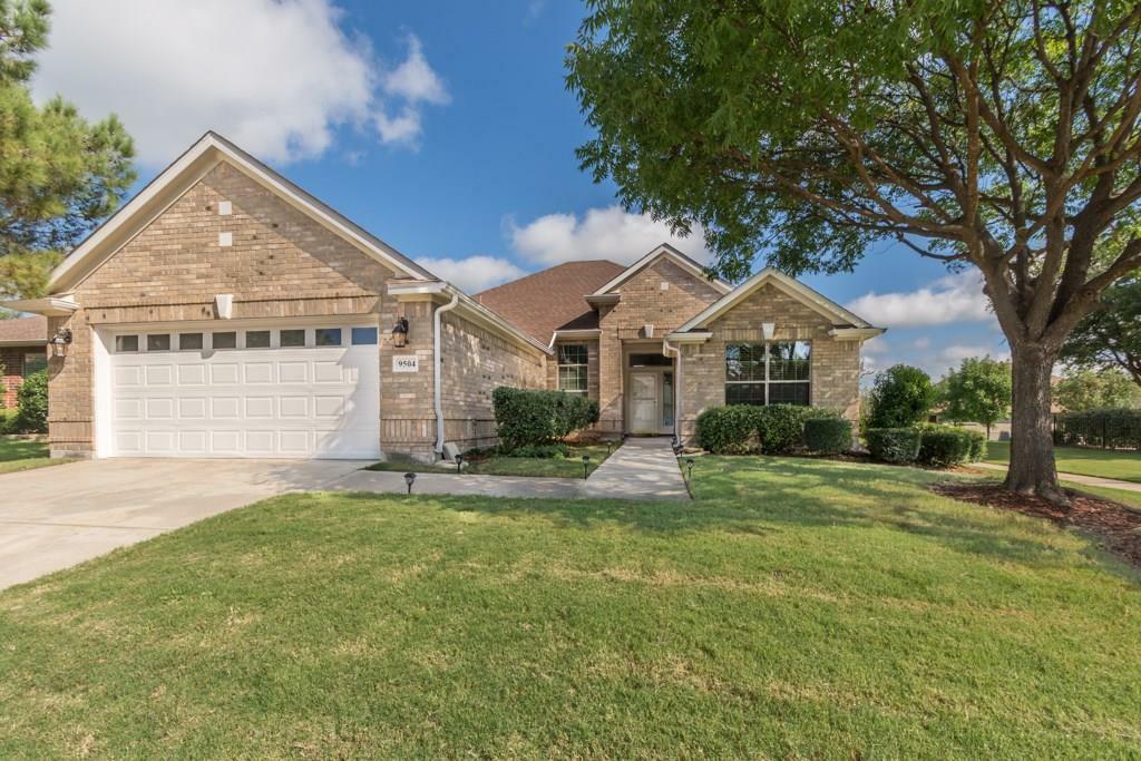 Property Photo: 9504 Pinewood Drive TX 76207
