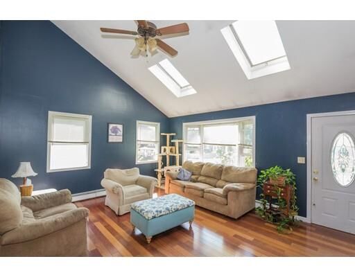 Property Photo:  58 Wilbur Street B  MA 01606 