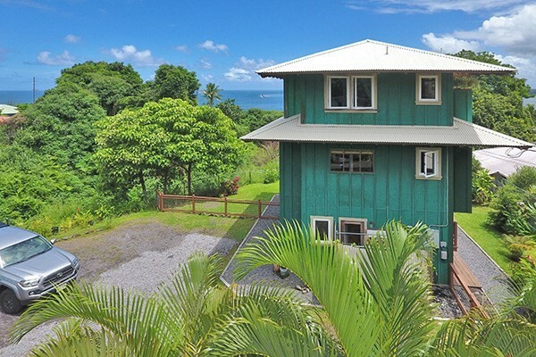 636 Wainaku St  Hilo HI 96720 photo