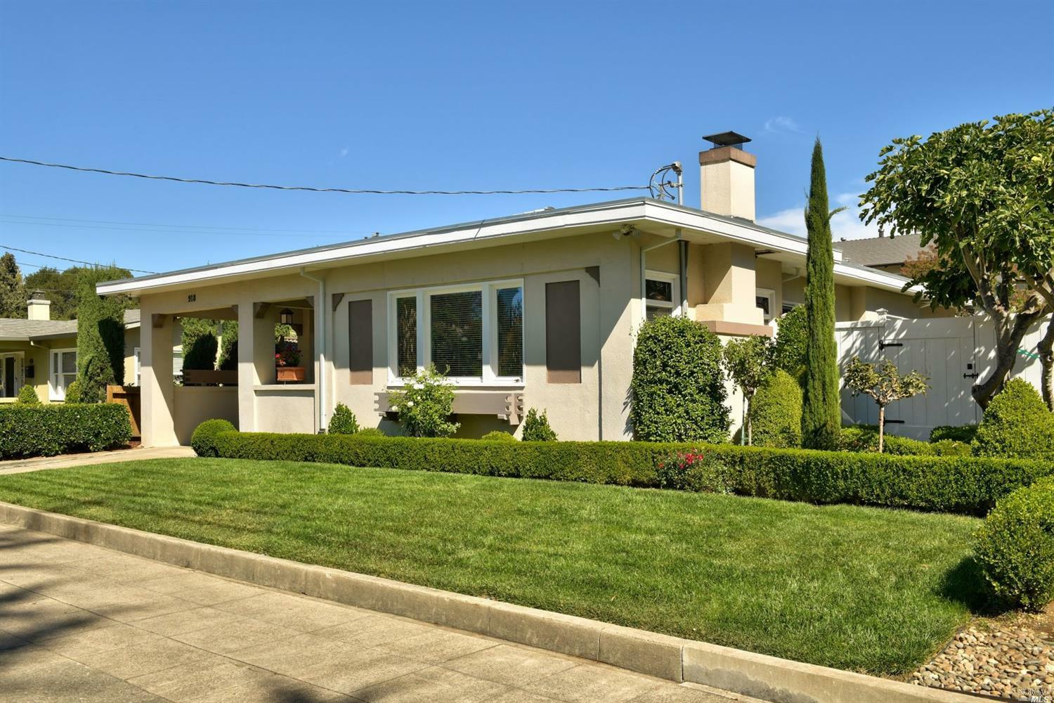 Property Photo:  918 Washington Street  CA 95401 