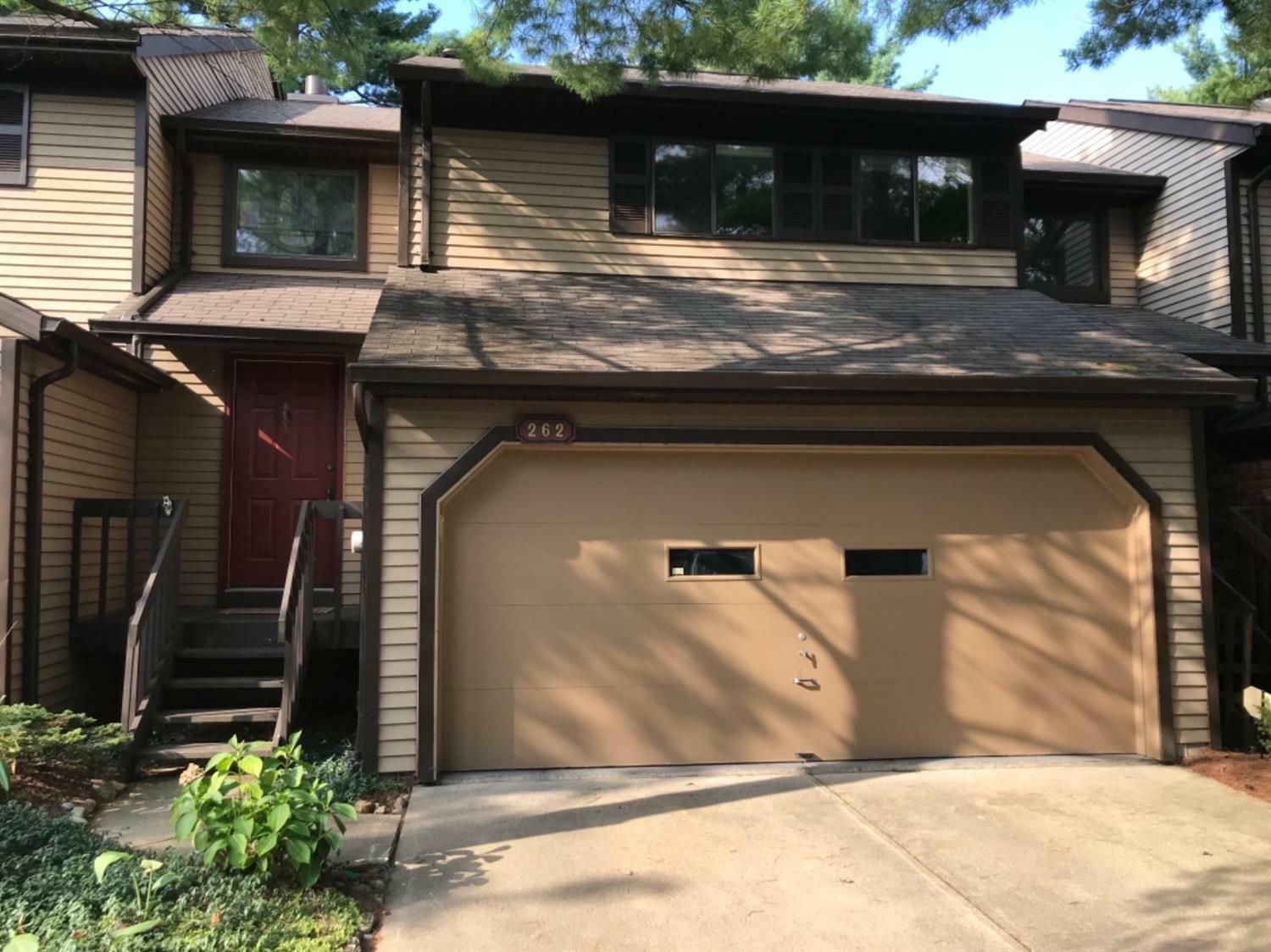 Property Photo: 262 Centerbury Court OH 45246