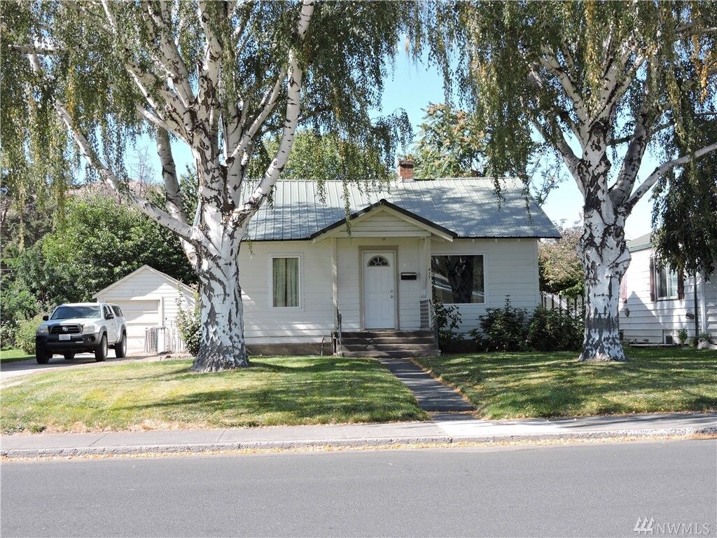 Property Photo: 417 C St SW WA 98823