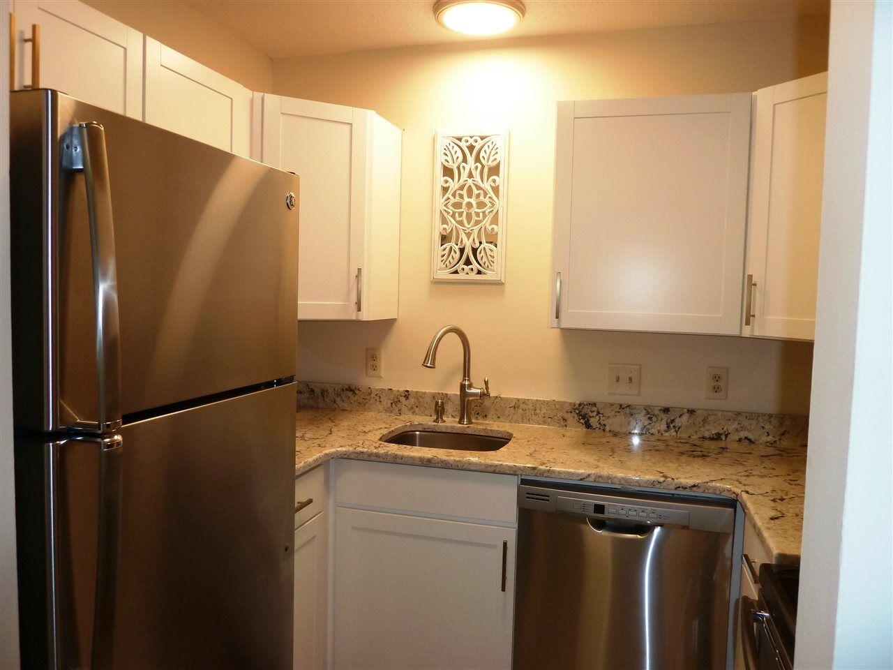 Property Photo: 5 Autumn Leaf Drive U21 NH 03060