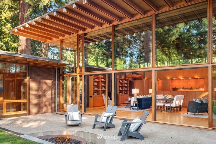 Property Photo: 2737 107th Avenue SE WA 98004