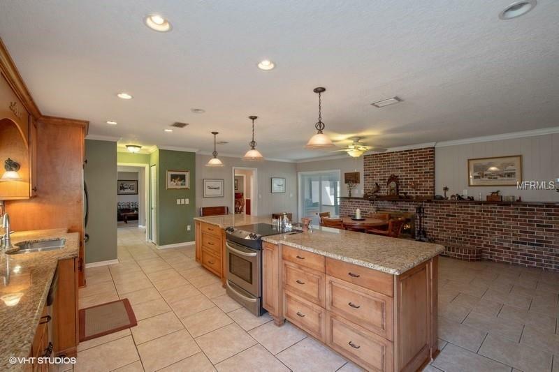 Property Photo:  104 Ranch Road  FL 32792 