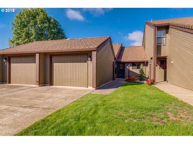 Property Photo: 13806 NW 10th Ct E WA 98685