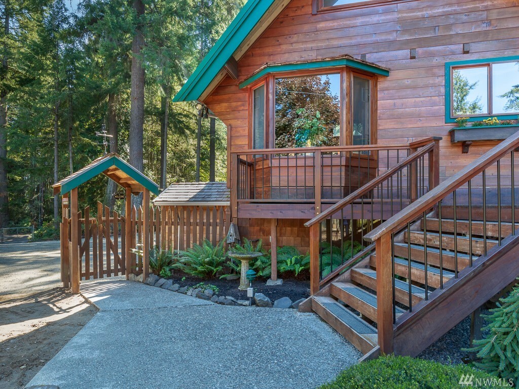 Property Photo:  1610 Fawn Ct NW  WA 98332 