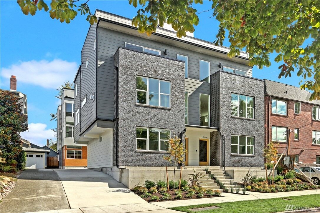Property Photo:  1504 1st Ave N  WA 98109 
