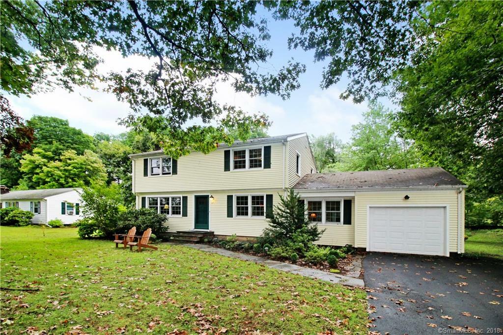 Property Photo:  61 Walnut Lane  CT 06472 