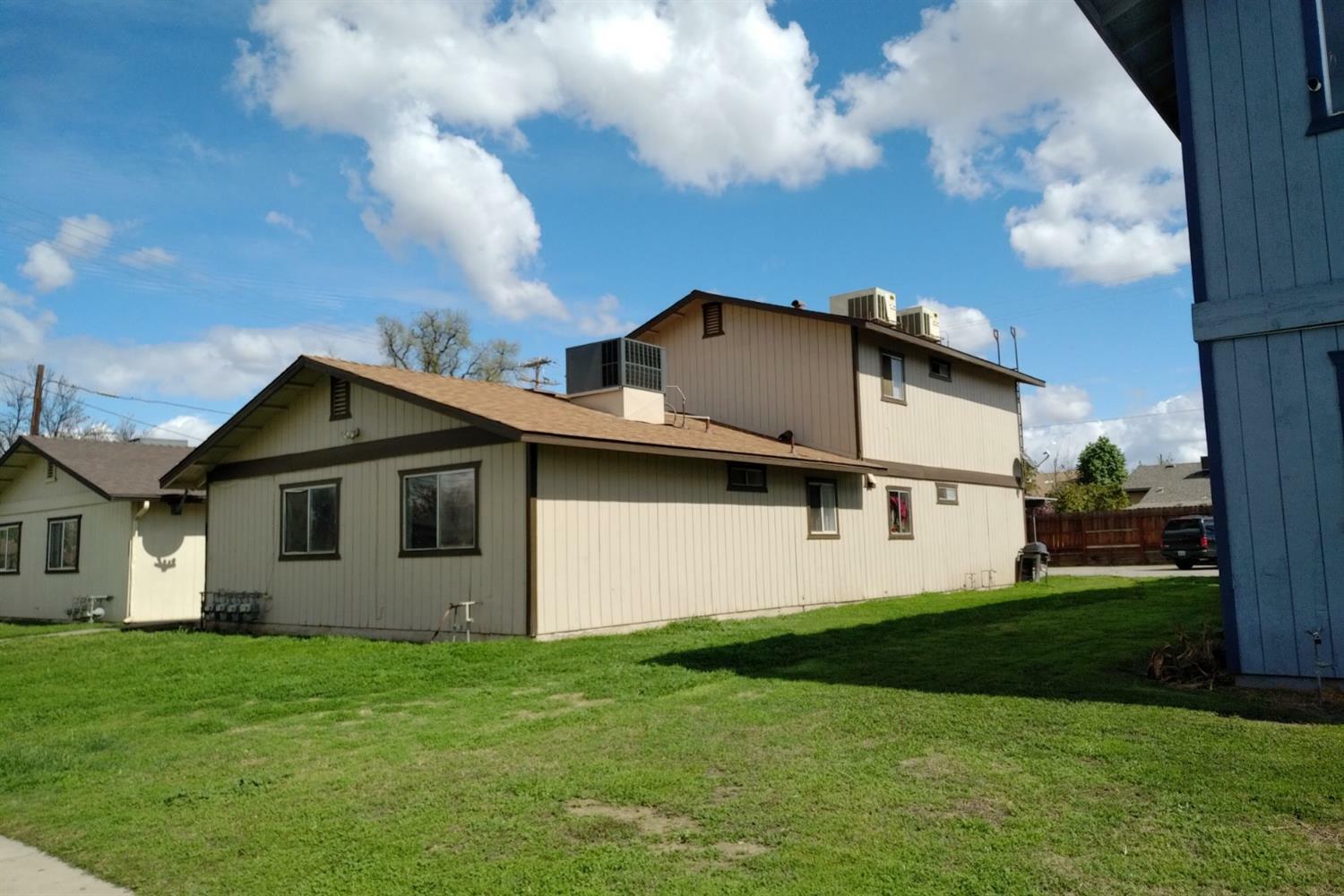 Property Photo:  722 N Bridge  CA 93291 