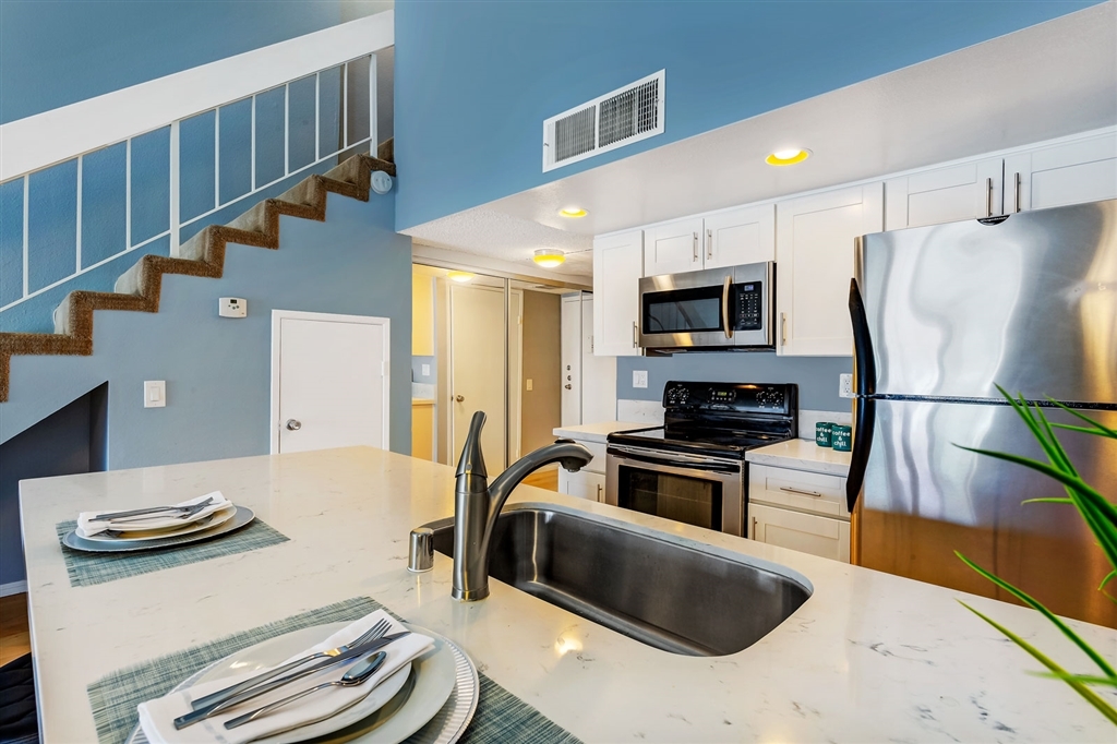 Property Photo: 6111 Rancho Mission Rd 306 CA 92108