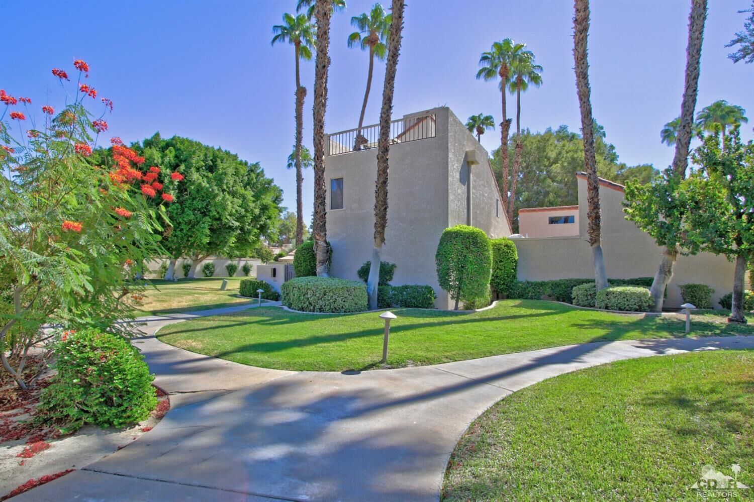 Property Photo:  152 Racquet Club Drive  CA 92270 