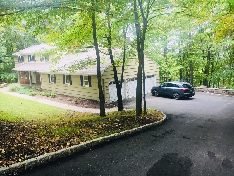 Property Photo:  21 Ridge Rd  NJ 08833 
