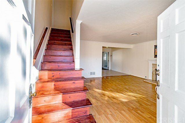 Property Photo:  890 Vinton Court  CA 91360 