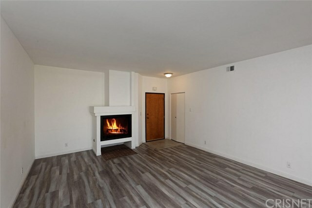 Property Photo:  7211 Cozycroft Avenue 34  CA 91306 