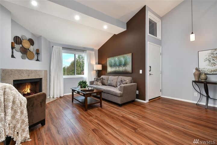 Property Photo:  7016  116th Avenue NE D  WA 98033 