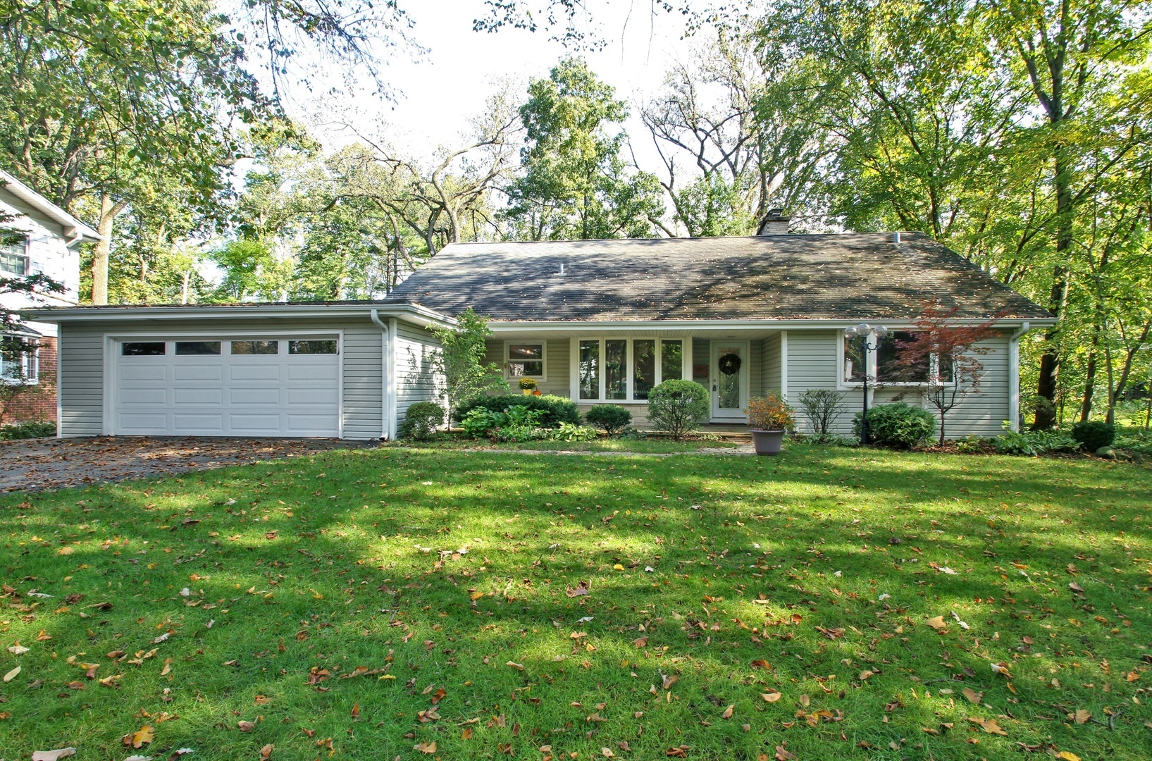 Property Photo: 833 East Glenwood Road IL 60025