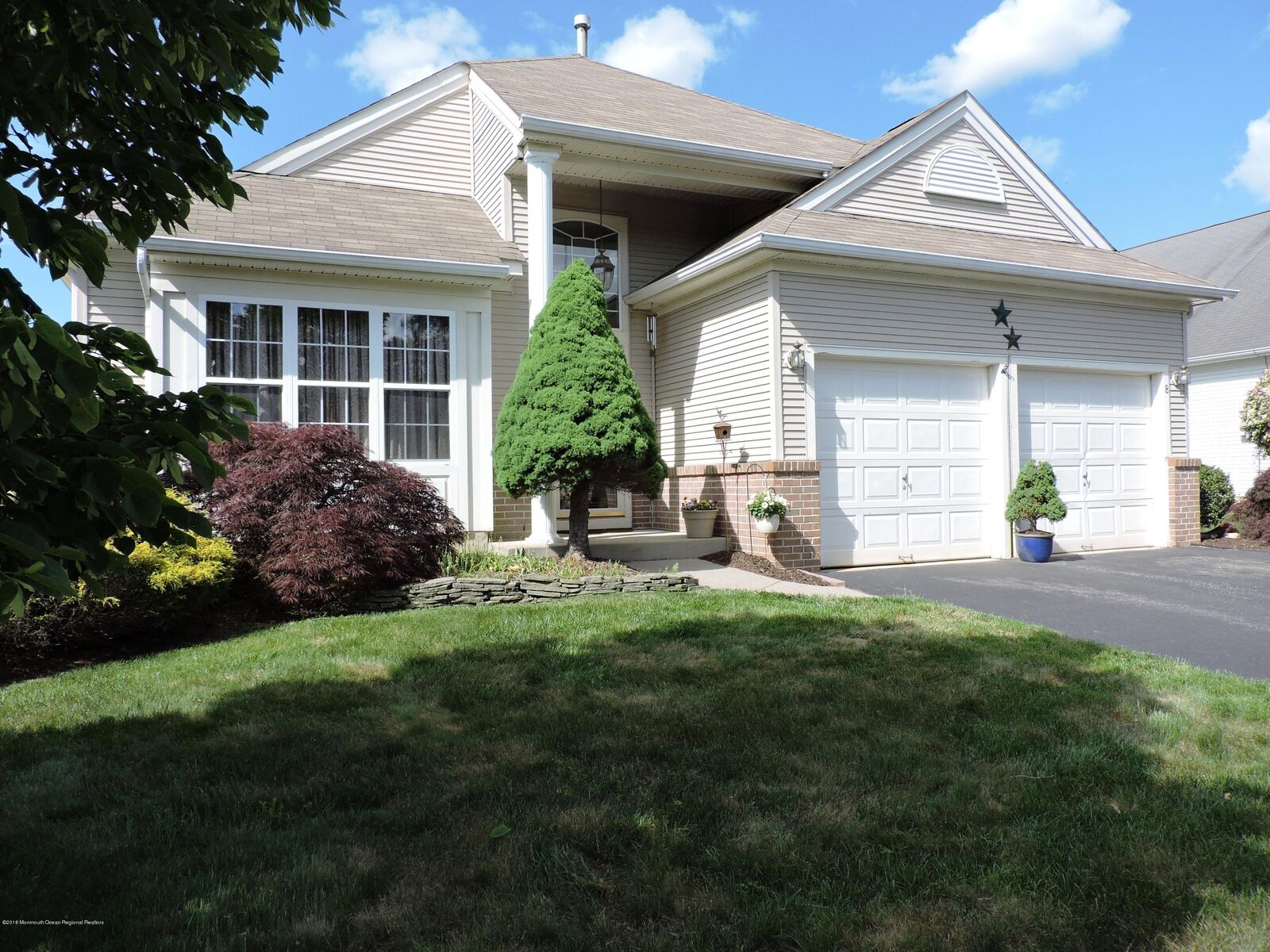 Property Photo:  8 Bomar Court  NJ 08759 