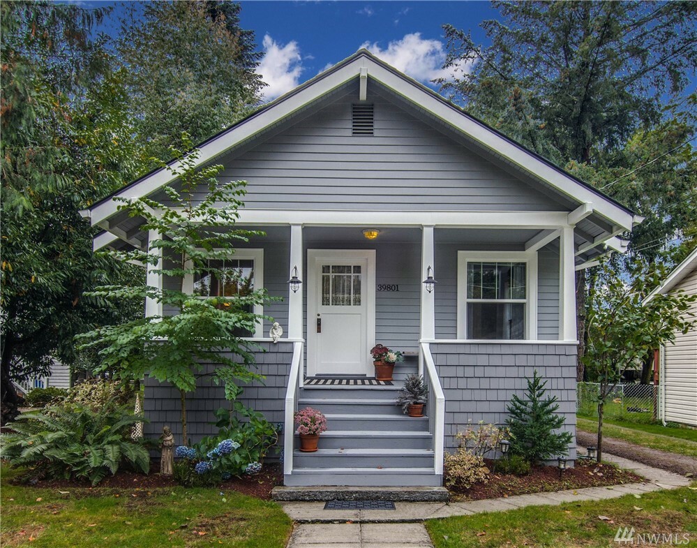 Property Photo:  39801 SE Walnut St  WA 98065 