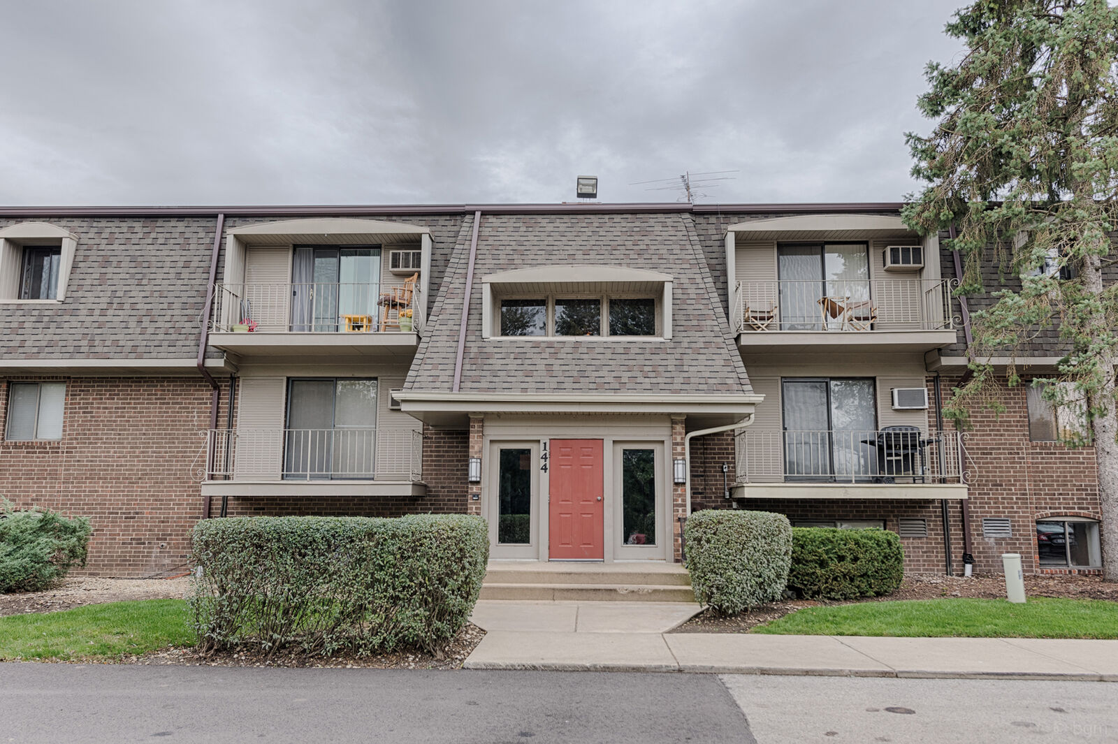 Property Photo: 144 East Bailey Road M IL 60565