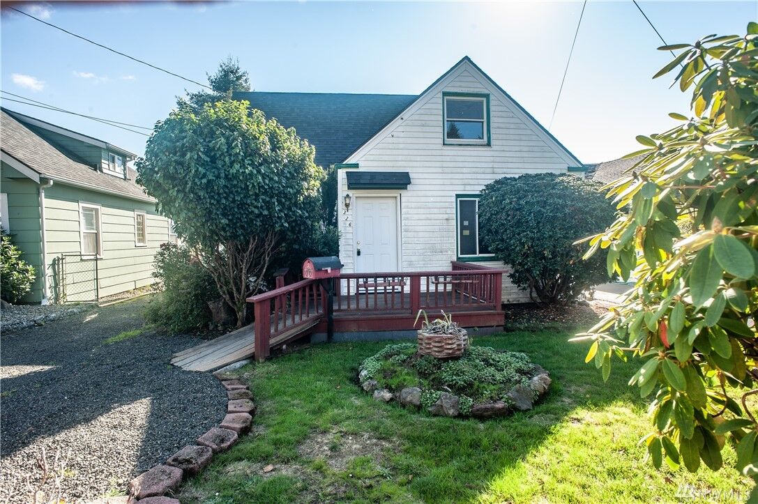 Property Photo:  326 Wheeler Ave  WA 98550 