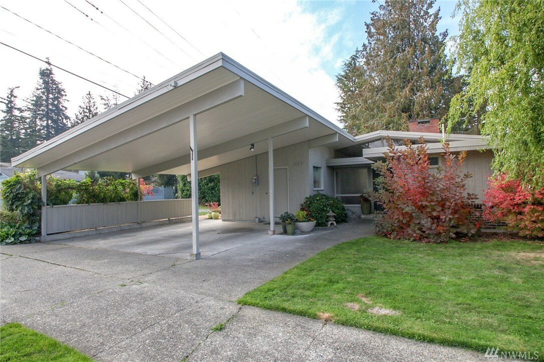 Property Photo:  1127 S 10th St  WA 98274 