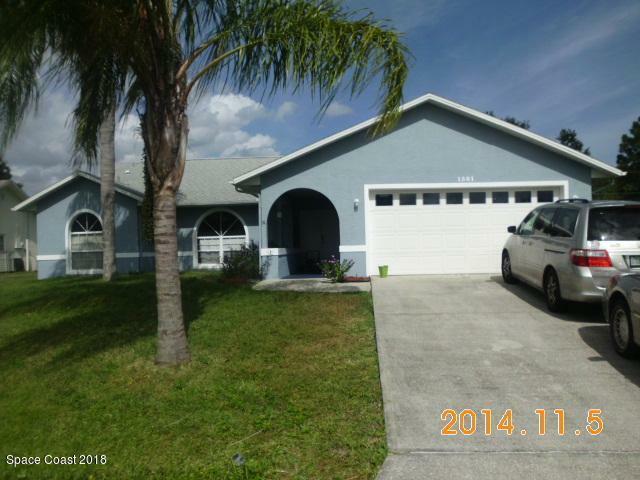 Property Photo: 1501 NW Giles Street NW FL 32907