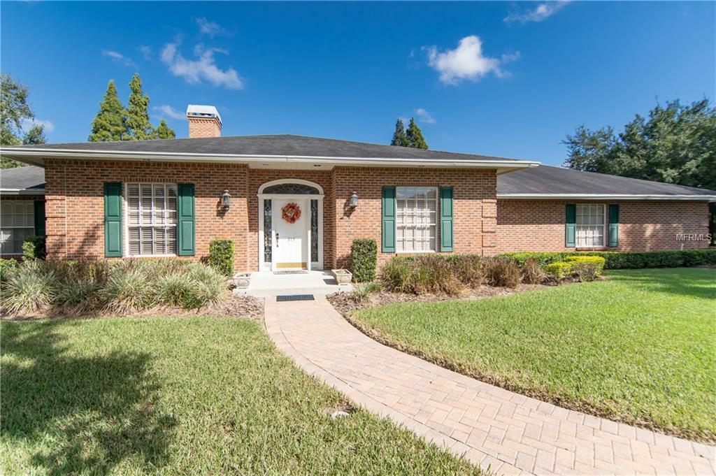 Property Photo:  815 Whitestone Court  FL 33803 