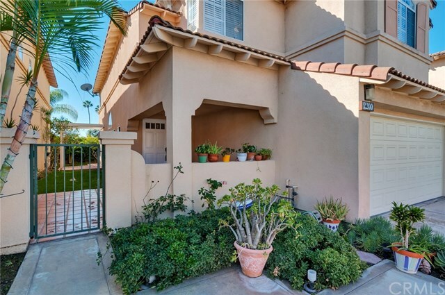 Property Photo:  2200 W Toledo Place  CA 90631 