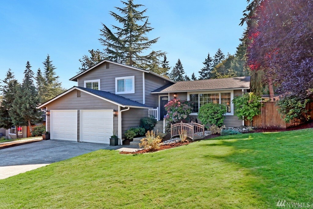 Property Photo:  10819 NE 154th Place  WA 98011 