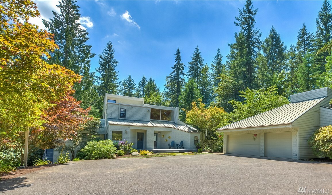 Property Photo:  21313 SE 13th Place  WA 98075 