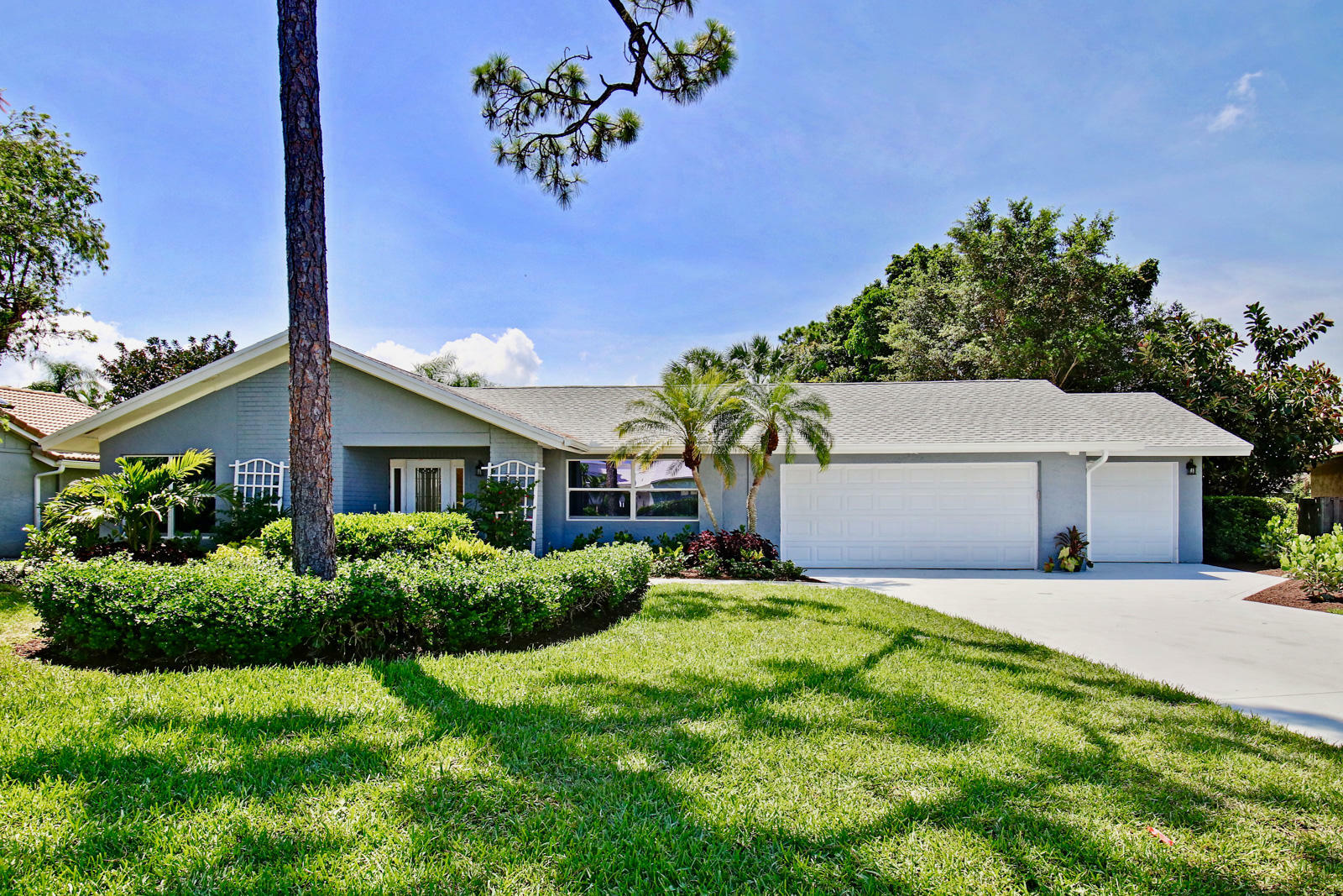 Property Photo:  6451 Woodthrush Court  FL 33418 