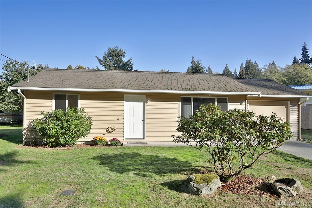 Property Photo:  836 Decker St  WA 98260 