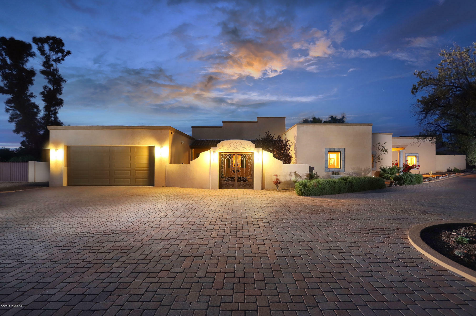 Property Photo:  8075 N Como Drive  AZ 85742 