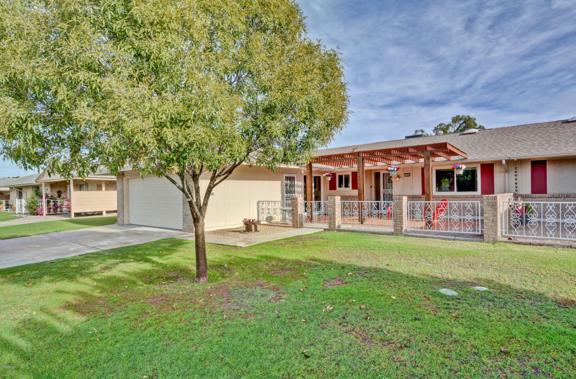 Property Photo: 10640 W Saratoga Circle AZ 85351